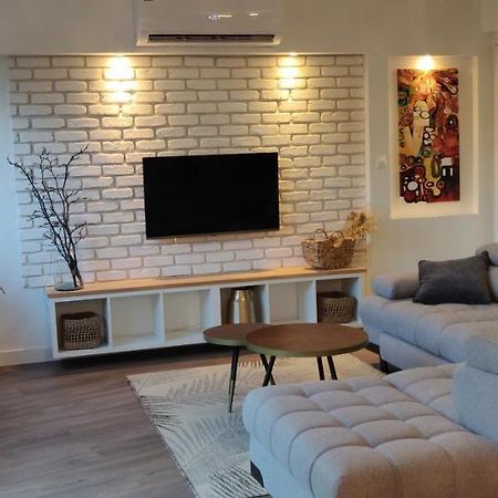 פרפיניין Tres Bel Appartement Central, Au Calme Avec Balneo מראה חיצוני תמונה