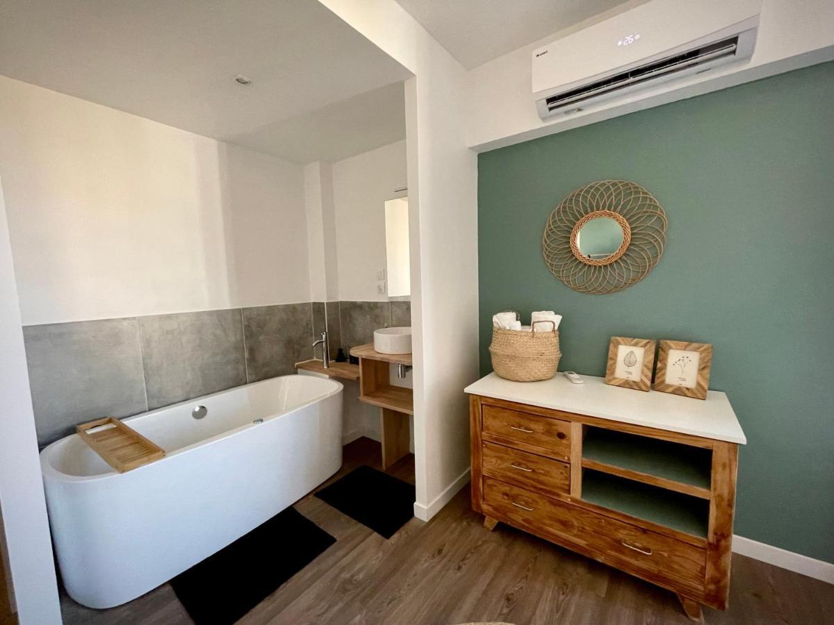 פרפיניין Tres Bel Appartement Central, Au Calme Avec Balneo מראה חיצוני תמונה
