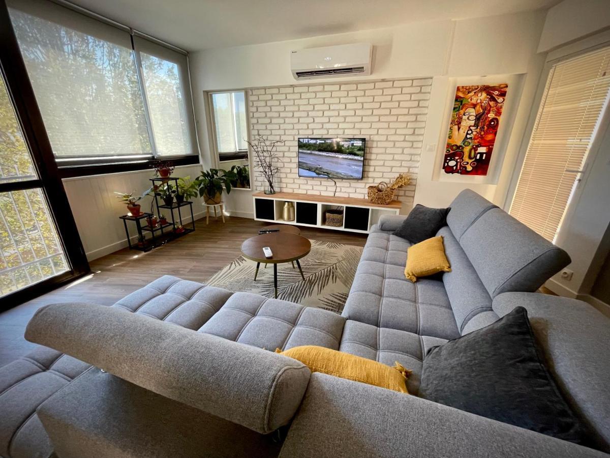 פרפיניין Tres Bel Appartement Central, Au Calme Avec Balneo מראה חיצוני תמונה